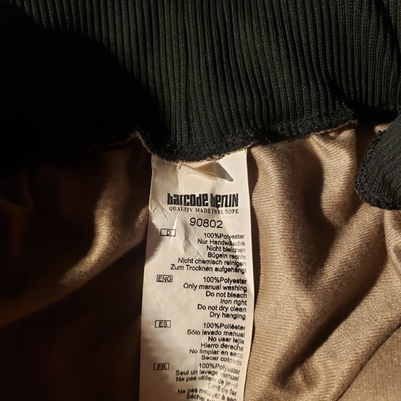 Barcode Berlin  Camo Shorts - Picture 3 of 3